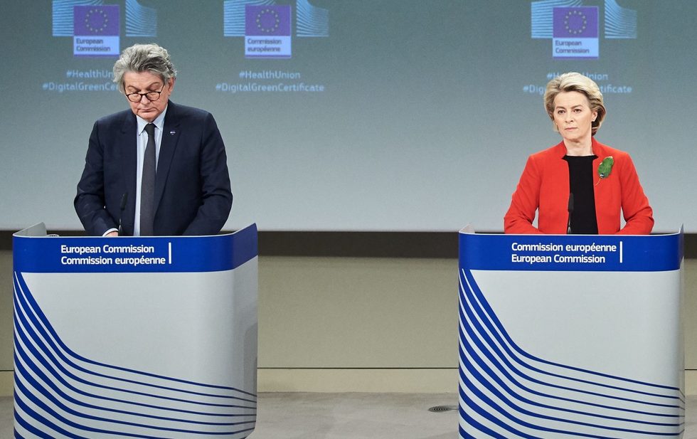 Comisarul european francez şi-a dat demisia. Acuzaţiile la adresa Ursulei von der Leyen