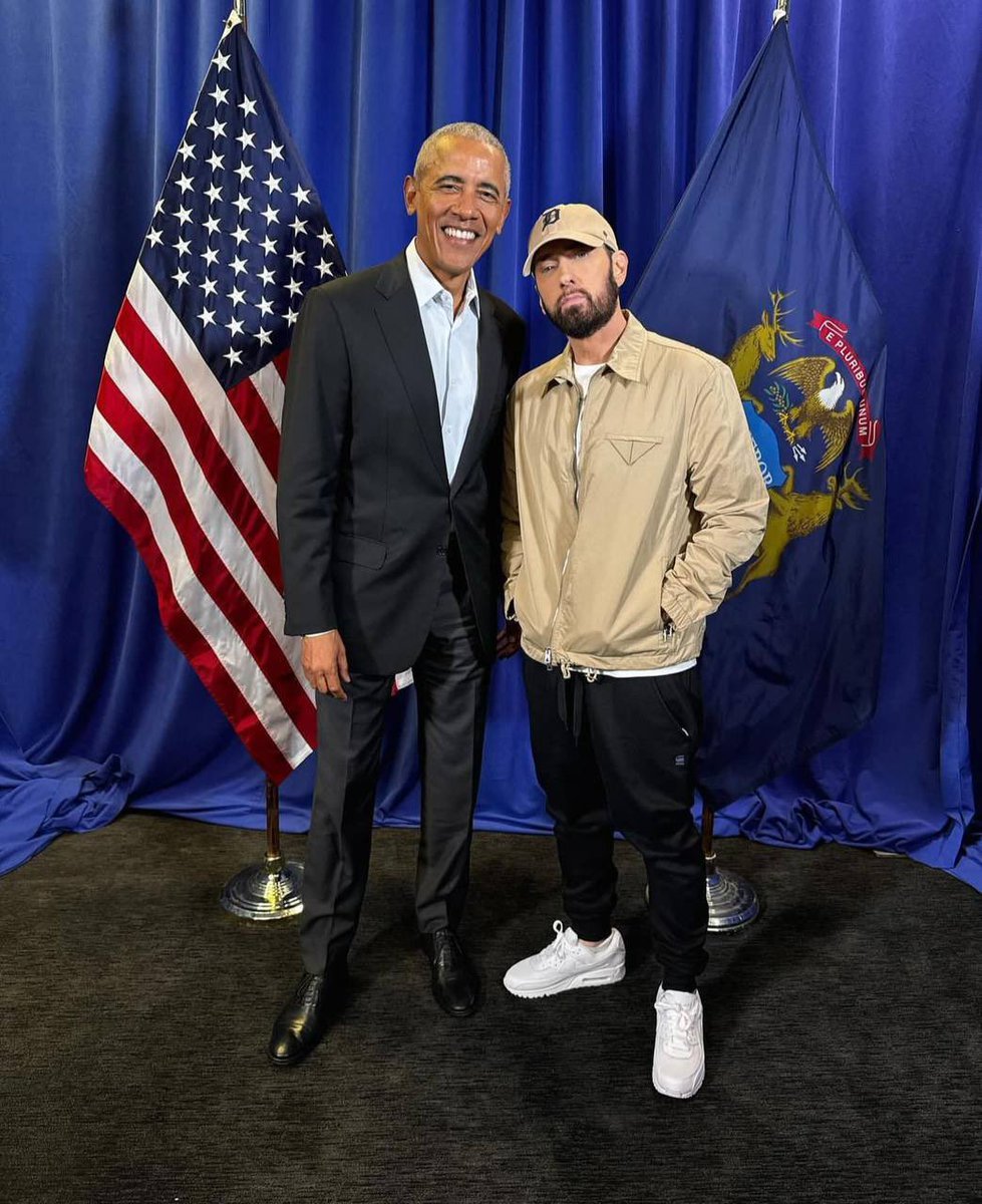 VIDEO - Barack Obama cântă rap. El a recitat versuri dintr-o melodie a lui Eminem la un miting al Kamalei Harris