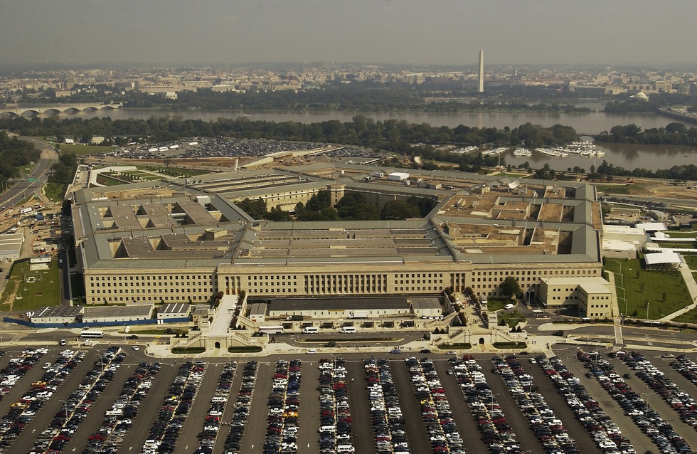 Echipa lui Trump întocmeşte lista ofiţerilor de la Pentagon care vor fi concediaţi