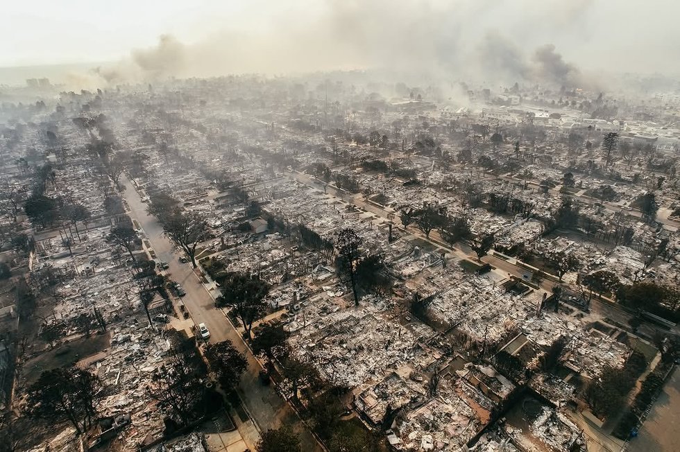 Bilanţul victimelor incendiilor de la Los Angeles creşte. Cinci incendii au devastat o suprafaţă cât San Francisco