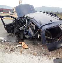Cluj: Accident grav pe DN 1, la Urişor - Echipajele de intervenţie au găsit o maşină grav avariată şi un bărbat inconştient, întins în afara autoturismului