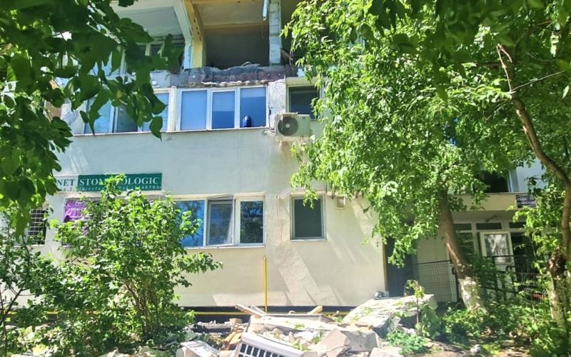 Explozie puternică la un bloc din cartierul bucureştean Berceni