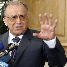 Ion Iliescu, urmărit penal pentru infracţiuni contra umanităţii în Dosarul Mineriadei. Vizită de la procurori