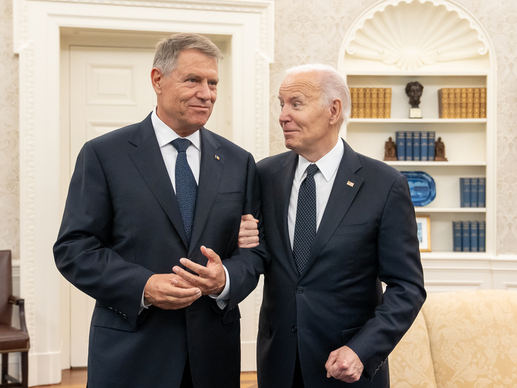 Klaus Iohannis, primit de preşedintele SUA, Joe Biden, la Casa Albă. Biden: Aţi întrecut toate aşteptările. Iohannis: Lucrăm împreună la programul Visa Waiver