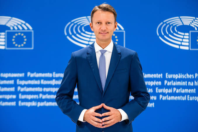 Siegfried Mureşan a depus lista Guvernului şi programul cu 372 de măsuri