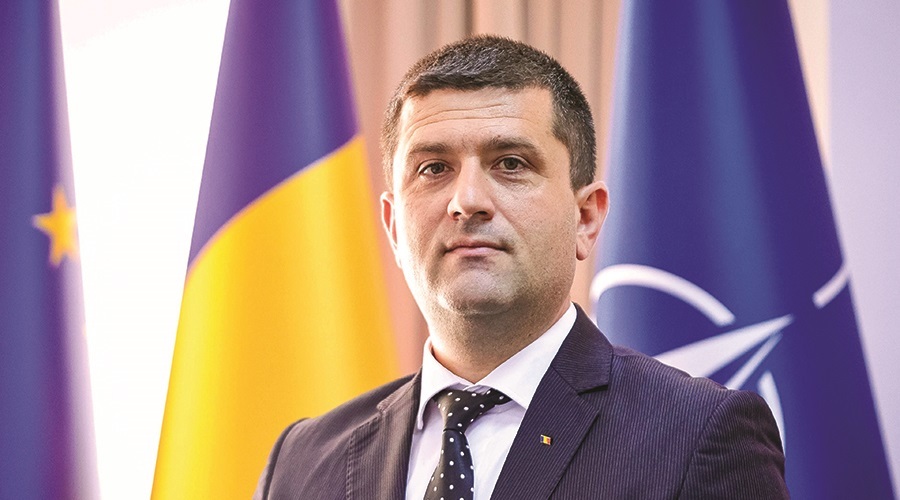 Înalţi oficiali români şi internaţionali discută cu oameni de afaceri securitatea regională şi europeană, riscul geopolitic şi rezilienţa energetică, la The Economist Romania Government Roundtable