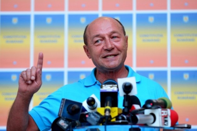 Discuţii la CNA. Staful lui Băsescu a reclamat TVR pentru un interviu cu Crin Antonescu