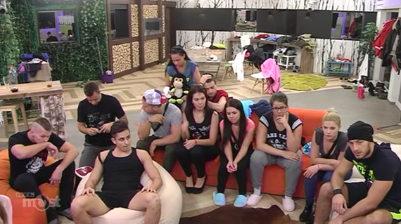 Amendă-record pentru postul unguresc RTL II. 100.000 de lei pentru scene de striptease masculin