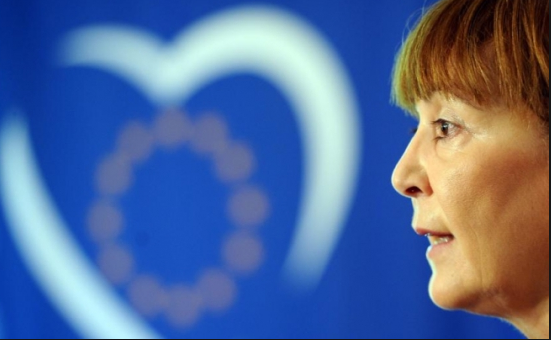 Monica Macovei şi Mihai Răzvan Ungureanu, candidaţii cu cea mai mare vizibilitate în online