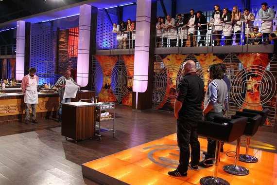 Mâine e finala MasterChef. Cu cine se bate show-ul culinar