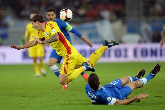 BRAT: 20% dintre personalele din mediul urban aleg să urmărească în mod special meciuri de fotbal la televizor. 11% dintre acestea sunt femei