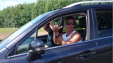 VIDEO. Mircea Badea şi Mihai Gâdea dansează pe ritmuri de manele, într-un filmuleţ numit Hai Băsescu la zăbrele