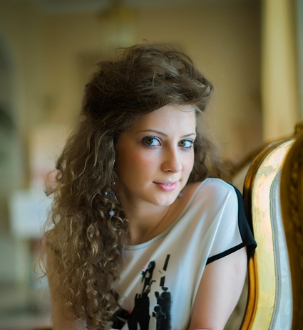 Discovery Networks o numeşte pe Anca Amariei senior PR pentru Europa de Sud-Est. Corina Potârniche, avansată