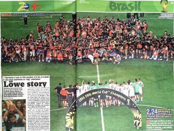POZA ZILEI. O mână de fotbalişti, o mare de ziarişti