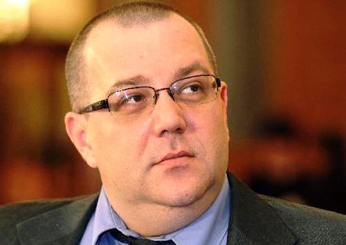 B1 TV, după cazul Bădin: Cerem angajaţilor să spună dacă acordă sau nu servicii de consultanţă politicienilor şi partidelor