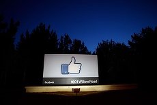 Facebook: Atenţie, acest articol este o parodie