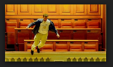 Adrian Sobaru, angajatul TVR care s-a aruncat de la balconul Parlamentului, a intrat cu maşina în gardul Guvernului