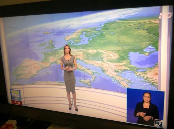 Pro TV a introdus „traducerea” în limbajul semnelor la ştiri. Şi Prima TV se pregăteşte