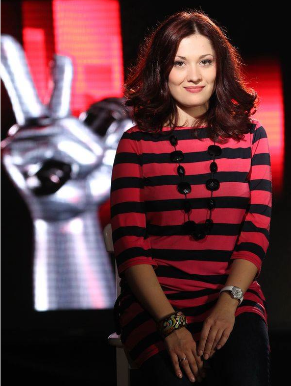 Ovidiu Lipan Ţăndărică, preşedintele juriului Karaoke Press Factor. O fostă concurentă la Vocea României, recital după concursul ziariştilor