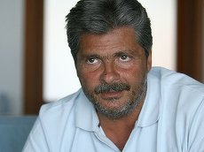 SOV şi-a lansat blog. El vorbeşte despre relaţia cu Valentin Nicolau, fostul şef al TVR, şi promite alte dezvăluiri, în prima postare