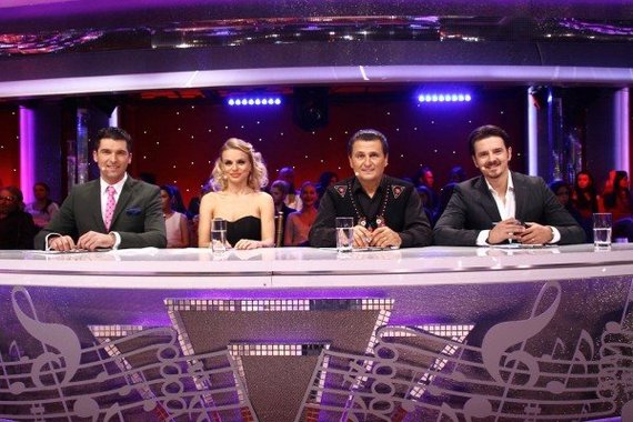 SURPRIZĂ. După Serviciul Român de Comedie, şi Dansează printre stele, scos înainte de vreme. Săptămâna viitoare, ultima ediţie