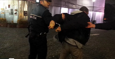 Un tânăr jurnalist independent susţine că a fost bătut de poliţişti în timp ce investiga abuzurile oamenilor legii