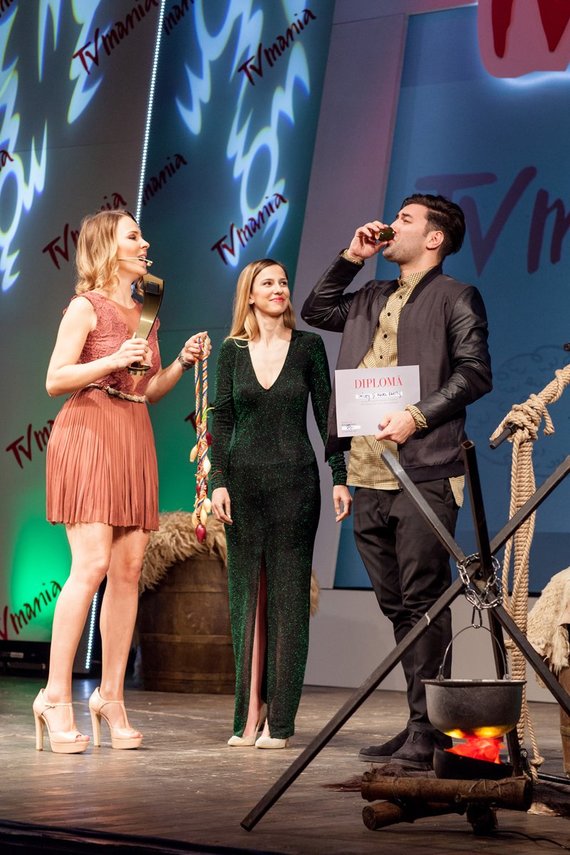 GALERIE FOTO. Premiile TVmania. Pro TV a fost cinstit cu palincă de şapte ori mai mult decât Antena 1. Un trofeu pentru Kanal D şi special pentru Digi 24