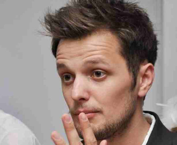 VIDEO. Tânărul care a cântat la pian imnul României în gara din Amsterdam a refuzat să apară la Antena 3