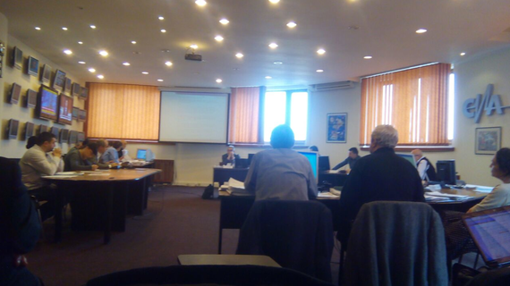 Realitatea Plus a obţinut o nouă amânare de la CNA pentru intrarea în emisie. Postul: "Noi suntem în emisie de proba, pentru că nu avem aprobare de la CNA". Gubernat: "Ne jigniţi inteligenţa?"