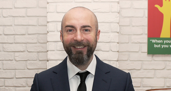 Publicitarul Răzvan Căpănescu reprezintă România într-un concurs internaţional