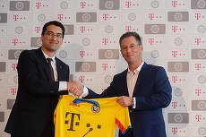 CONTRACT. Telekom, sponsor principal al Echipei de Fotbal a României