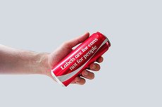 CAMPANIE. Coca-Cola, fără etichetă în Orientul Mijlociu. Cum vrea compania să înlăture prejudecăţile