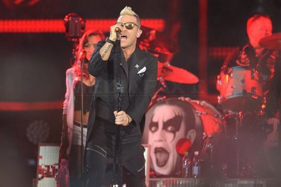 Concertul lui Robbie Williams nu a existat pentru Digi 24. Nicio ştire despre show-ul sponsorizat de Telekom pe postul deţinut de RCS