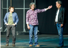 Foştii Top Gear trec pe online. Jeremy Clarkson, Richard Hammond şi James May au bătut palma cu Amazon pentru o emisiune despre automobile