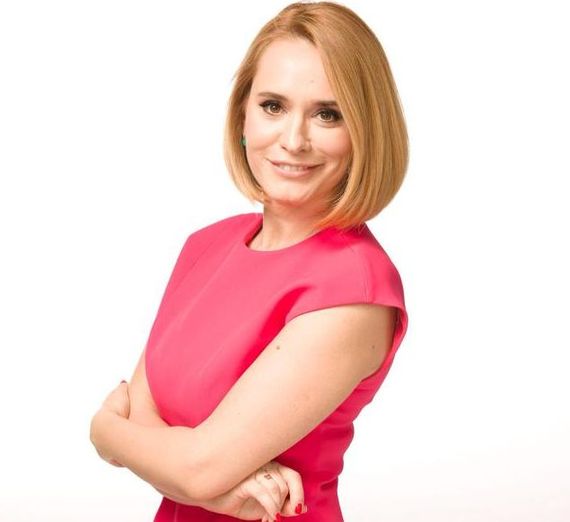 Andreea Esca şi-a lansat site: „M-am împrietenit destul de greu cu online-ul, pentru că iubesc hârtia şi scrisul cu stiloul”
