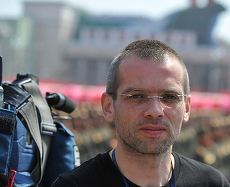 Jurnalistul Adelin Petrişor spune că şeful TVR ar fi intervenit pentru ca o ştire a sa să nu mai fie difuzată la TVR
