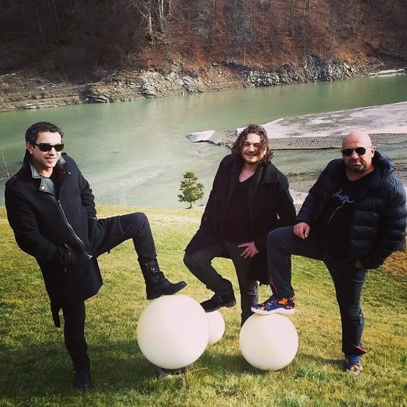 Chefi de nunţi. Sorin Bontea, Florin Dumitrescu şi Cătălin Scărlătescu, integraţi în emisiunea Poftiţi de va iubiţi, produsă de Mona Segall. Când va debuta programul