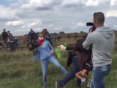 VIDEO. Prima reacţie a jurnalistei maghiare care i-a pus piedică unui refugiat cu un copil în braţe: ''M-am panicat. Nu sunt o persoană fără inimă''