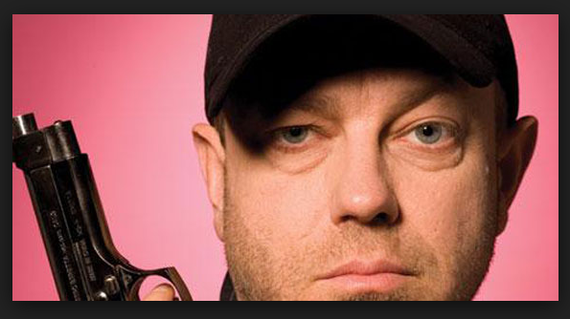 “Comitetul Oamenilor Muncii – Radio Guerrilla” cere CNA scoaterea la concurs a fostelor licenţe ale staţiei