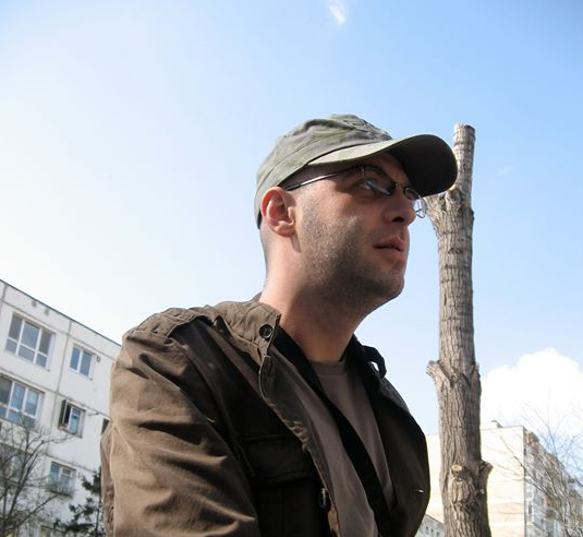 Ziaristul Patrick André de Hillerin îşi lansează cartea "Dumnezeu are legitimaţie de presă"