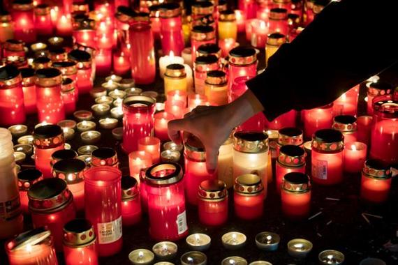 Familia unei victime din Clubul Colectiv, apel către presă: "vă rugăm să ne respectaţi momentele de durere"