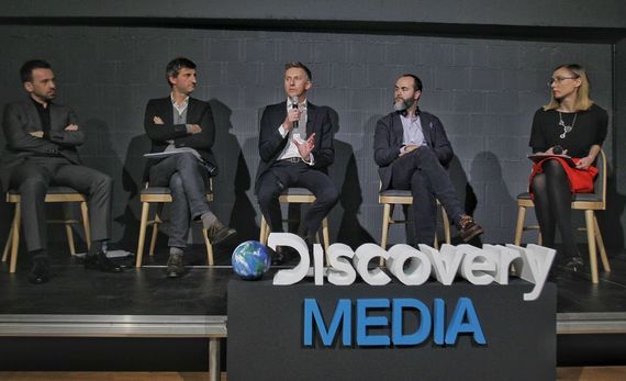 STUDIU Discovery: suntem mai curioşi în studenţie şi după 45 de ani. Când suntem curioşi, ne uităm la TV