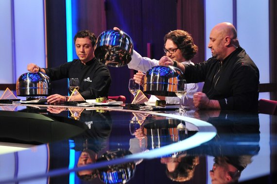 FOTO. MasterChefi la cuţite. Scărlătescu, Bontea şi Florin Dumitrescu au început filmările la noul show culinar de la Antena 1