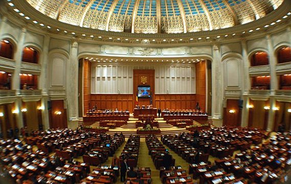 Legea defăimării în spaţiul public, în presă şi pe internet a fost amânată. Ce spune proiectul propus de Liviu Dragnea