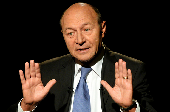 Băsescu: "Nu mai cumpăraţi produsele care îşi fac publicitate pe Antena 3 şi Antena 1"