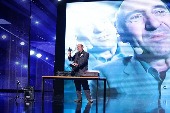 Galerie FOTO Românii au talent. Inventatorul „video-microfonului”, printre concurenţii care au trecut în următoarea etapă