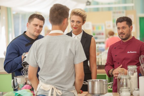 Bake Off, înlocuit de Ferma vedetelor. Show-ul de cooking, mutat mai târziu