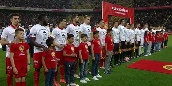 Copiii de la Şcoala Socială de Fotbal Real Madrid, pe teren la Finala Cupei Romaniei
