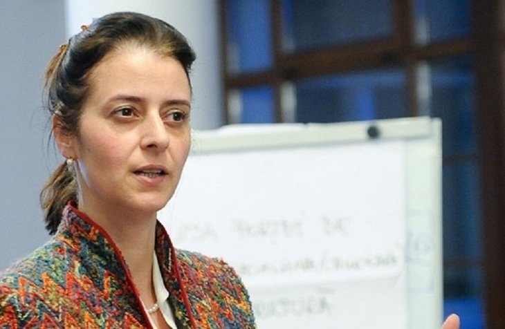 Jurnalista Andreea Roşca, serie de interviuri la Profit.ro