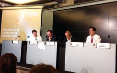 David Pegg, The Guardian: Internetul a făcut posibilă o anchetă de amploarea Panama Papers